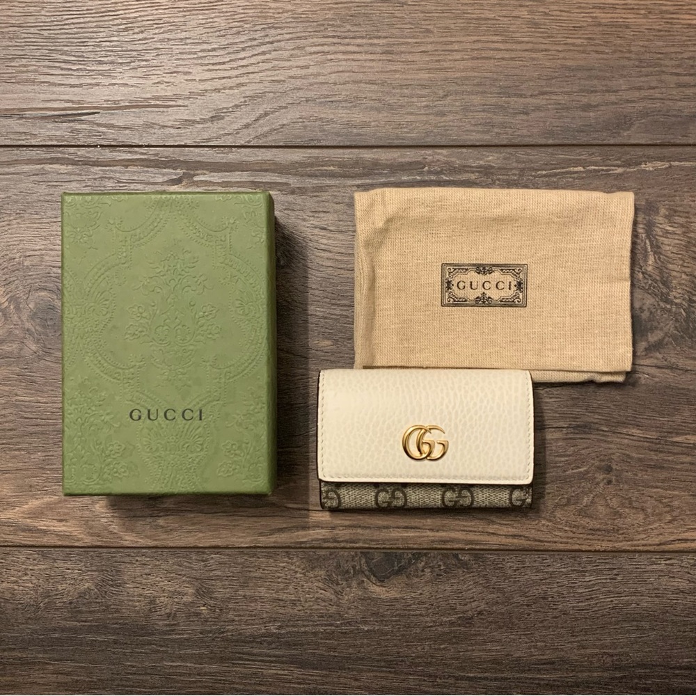 Gucci GG Marmont 6-Key Holder Case in White Leather & GG Supreme Canvas